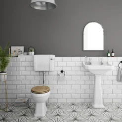 Carlton Traditional Low Level Toilet With Soft Close Seat -Victorian Plumbing Shop carllvc n d7